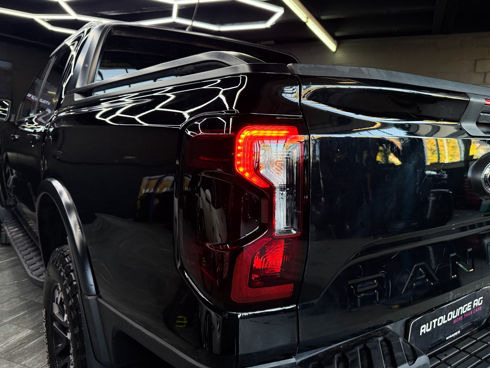 FORD Ranger Wildtrak X 2.0 Eco Blue e-4WD Automat-image-8