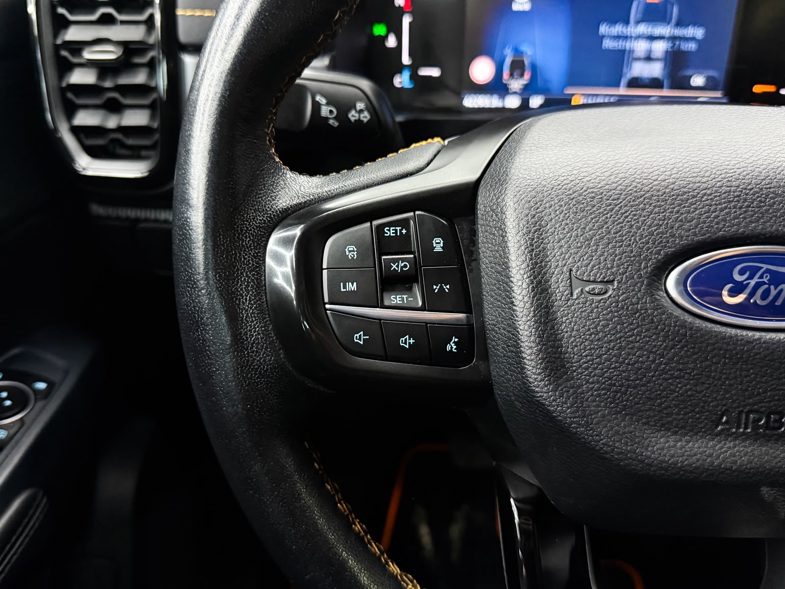 FORD Ranger Wildtrak X 2.0 Eco Blue e-4WD Automat-image-11