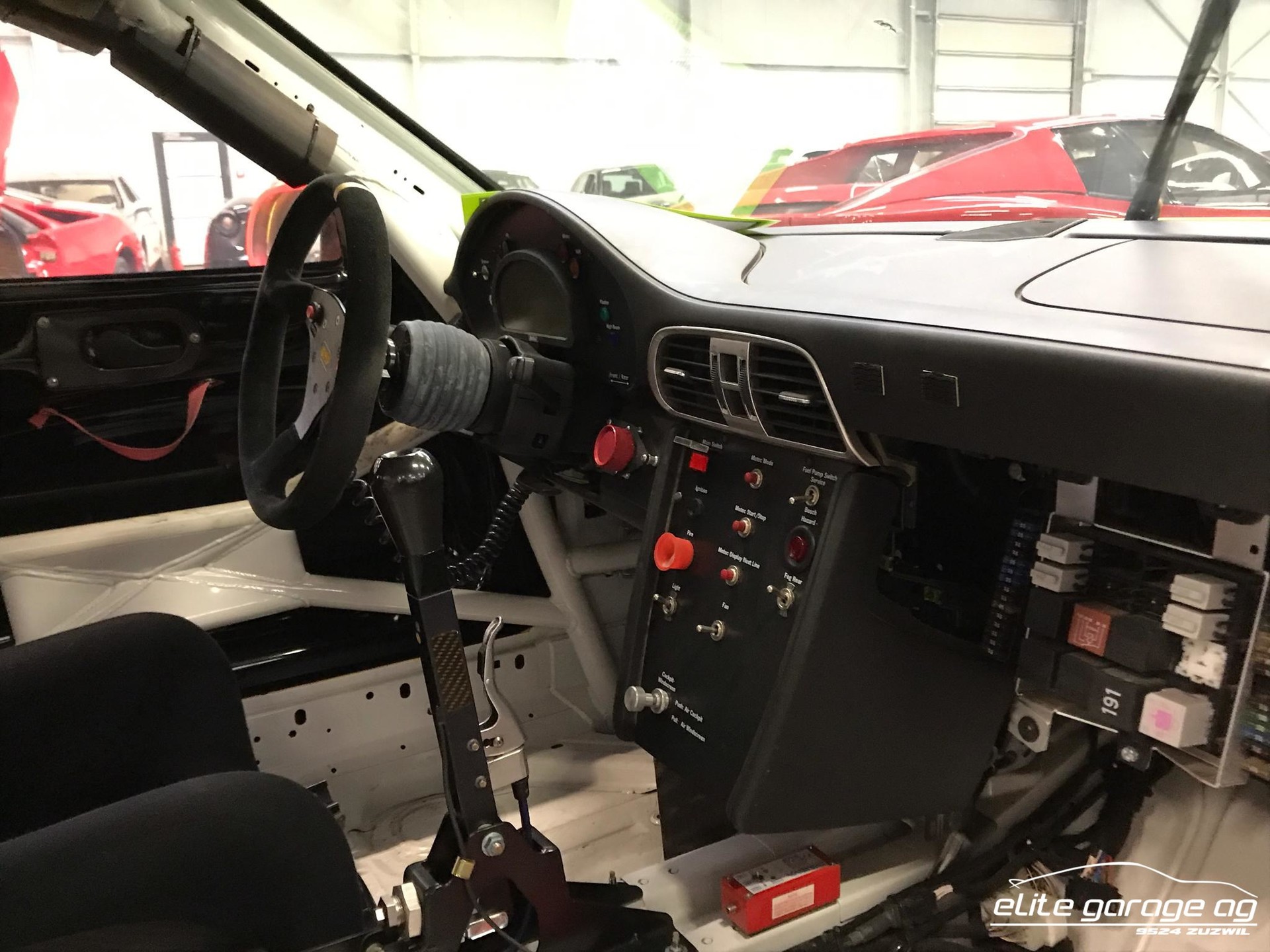 PORSCHE 911 GT3 CUP Rennwagen-image-7