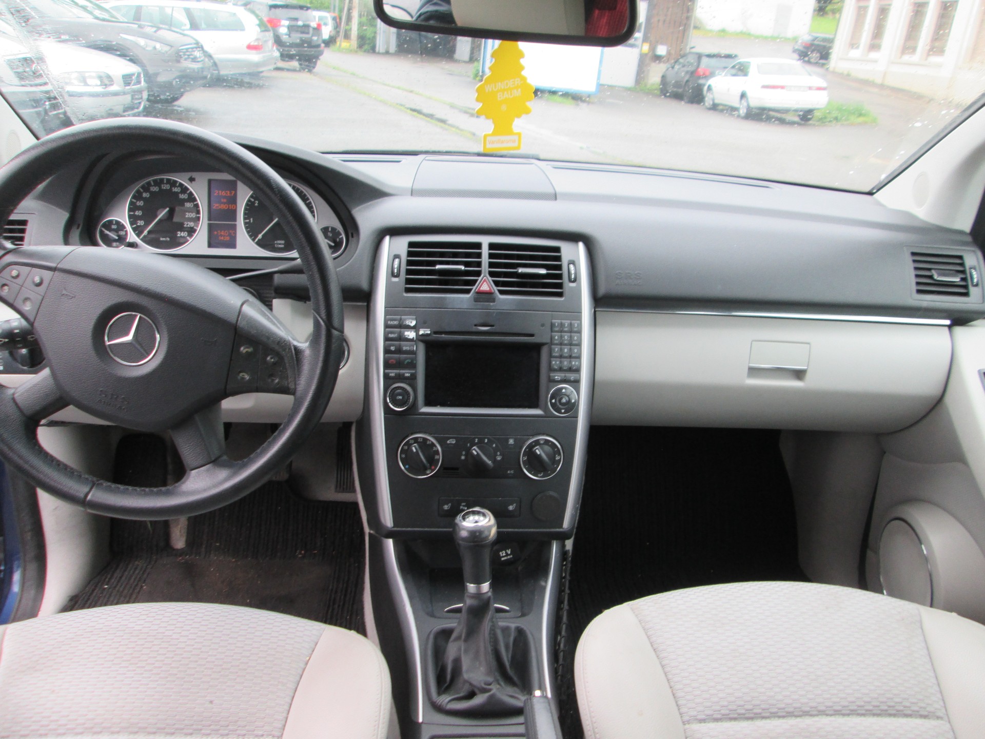 MERCEDES-BENZ B 200 T-image-7
