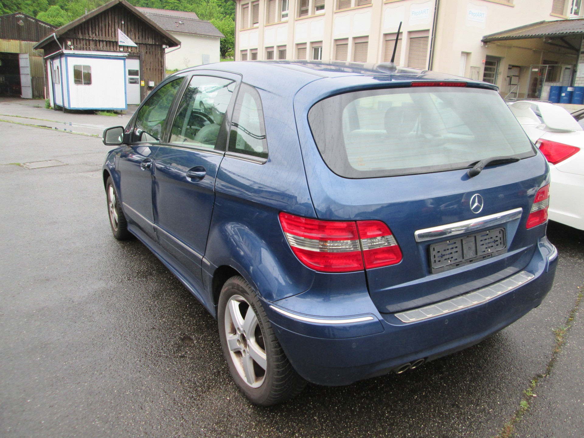 MERCEDES-BENZ B 200 T-image-5