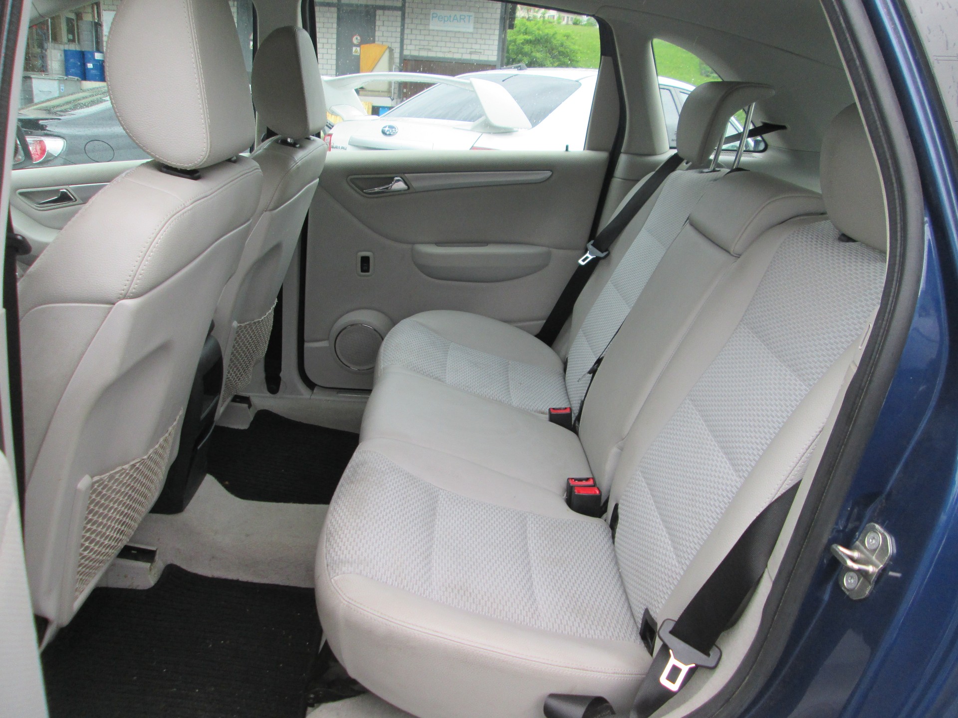 MERCEDES-BENZ B 200 T-image-9