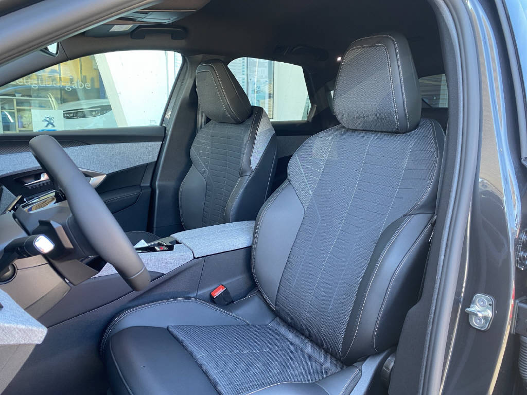 PEUGEOT 3008 e-Allure-image-4