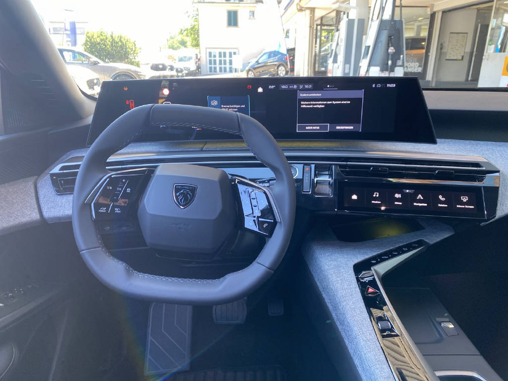 PEUGEOT 3008 e-Allure-image-6