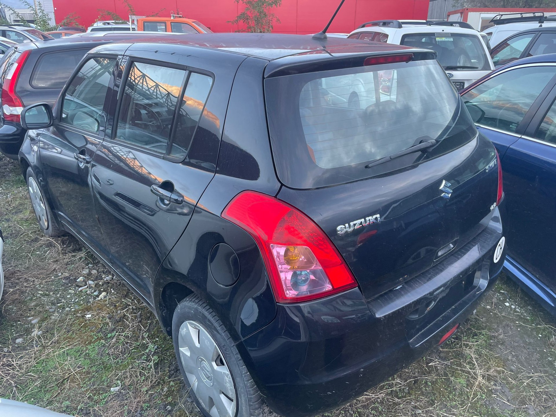 SUZUKI Swift 1.3i 16V GL 4x4-image-2