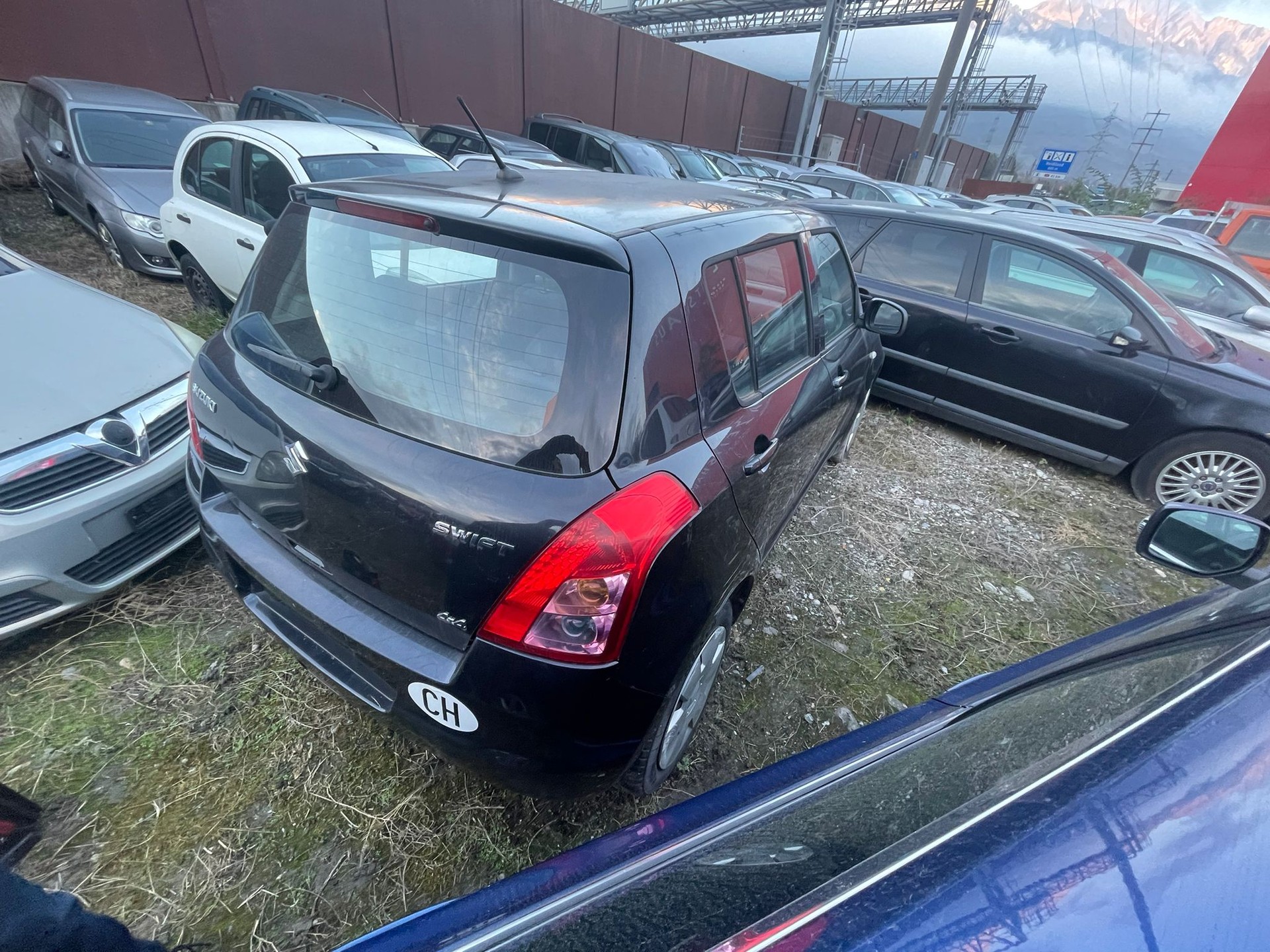 SUZUKI Swift 1.3i 16V GL 4x4-image-10