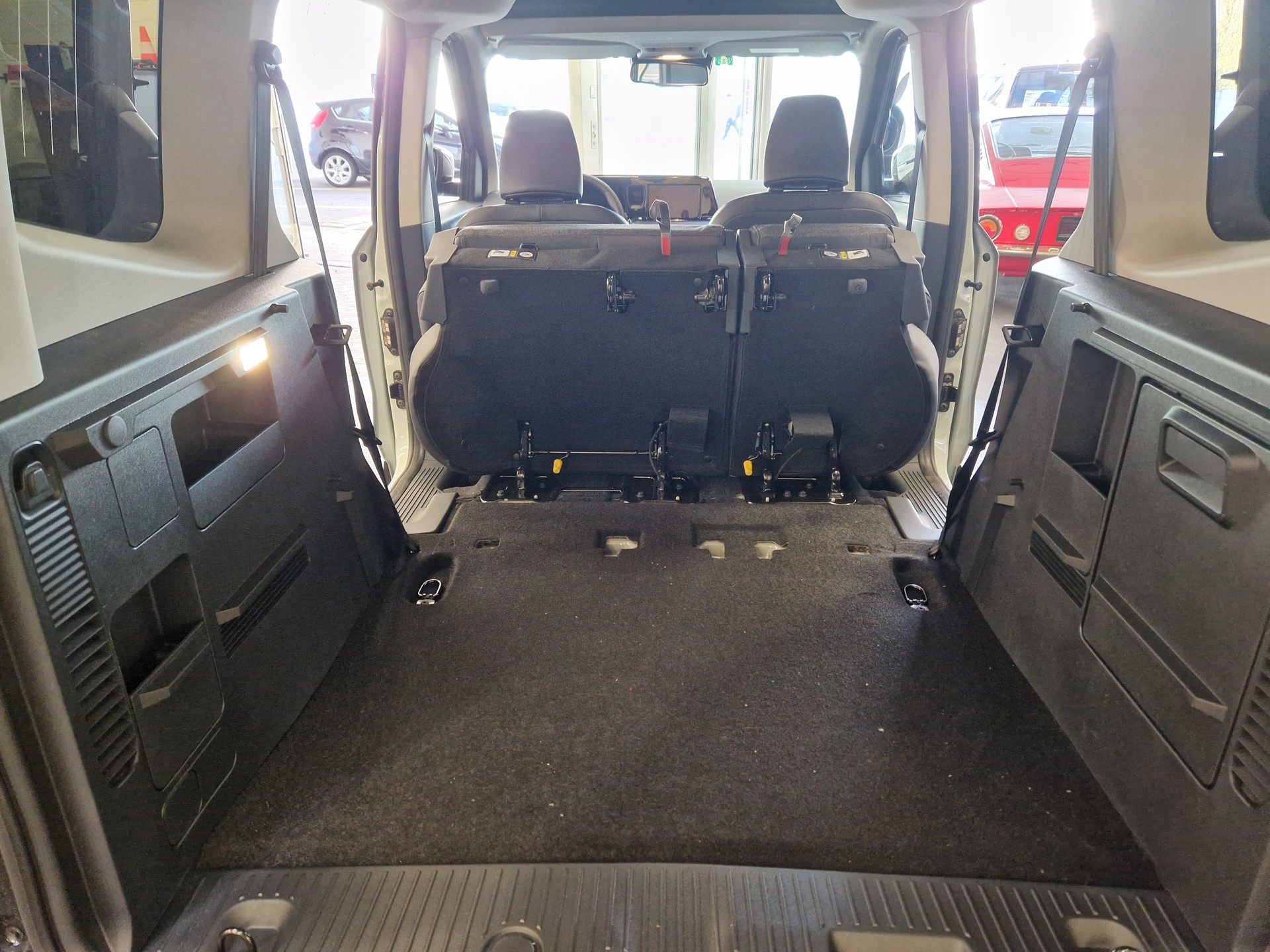 FORD Tourneo Courier 1.0 EcoBoost Active Automat-image-13