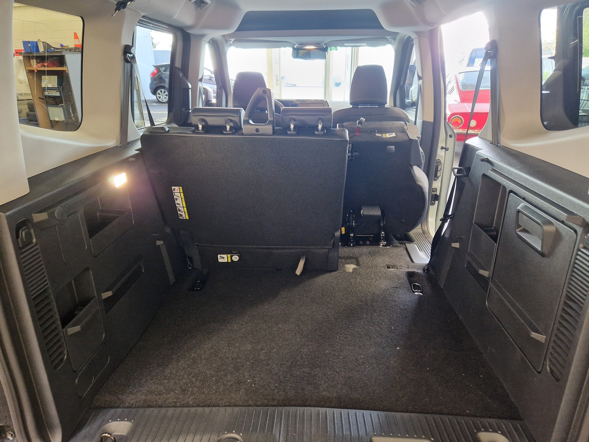 FORD Tourneo Courier 1.0 EcoBoost Active Automat-image-12