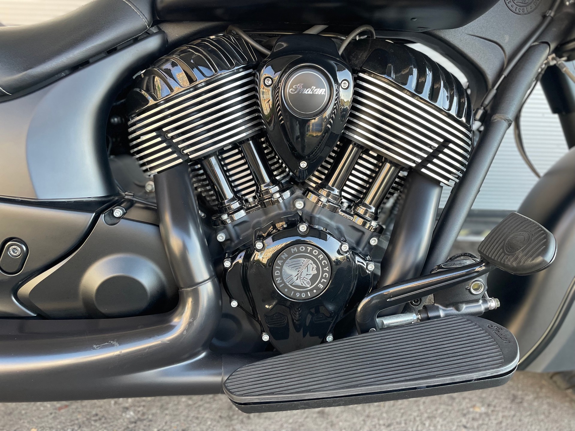 INDIAN Chief Dark Horse-image-8