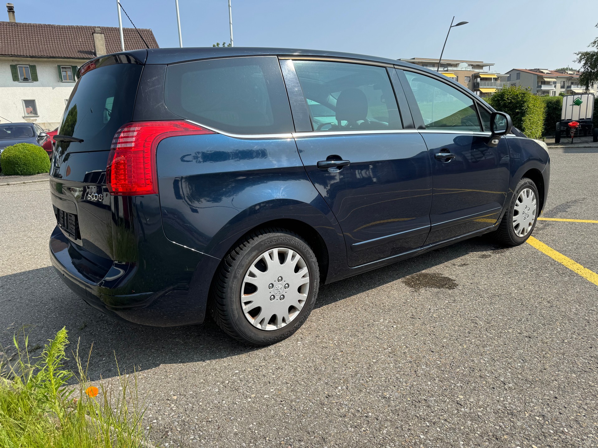 PEUGEOT 5008 1.6 16V T Sport Pack-image-4