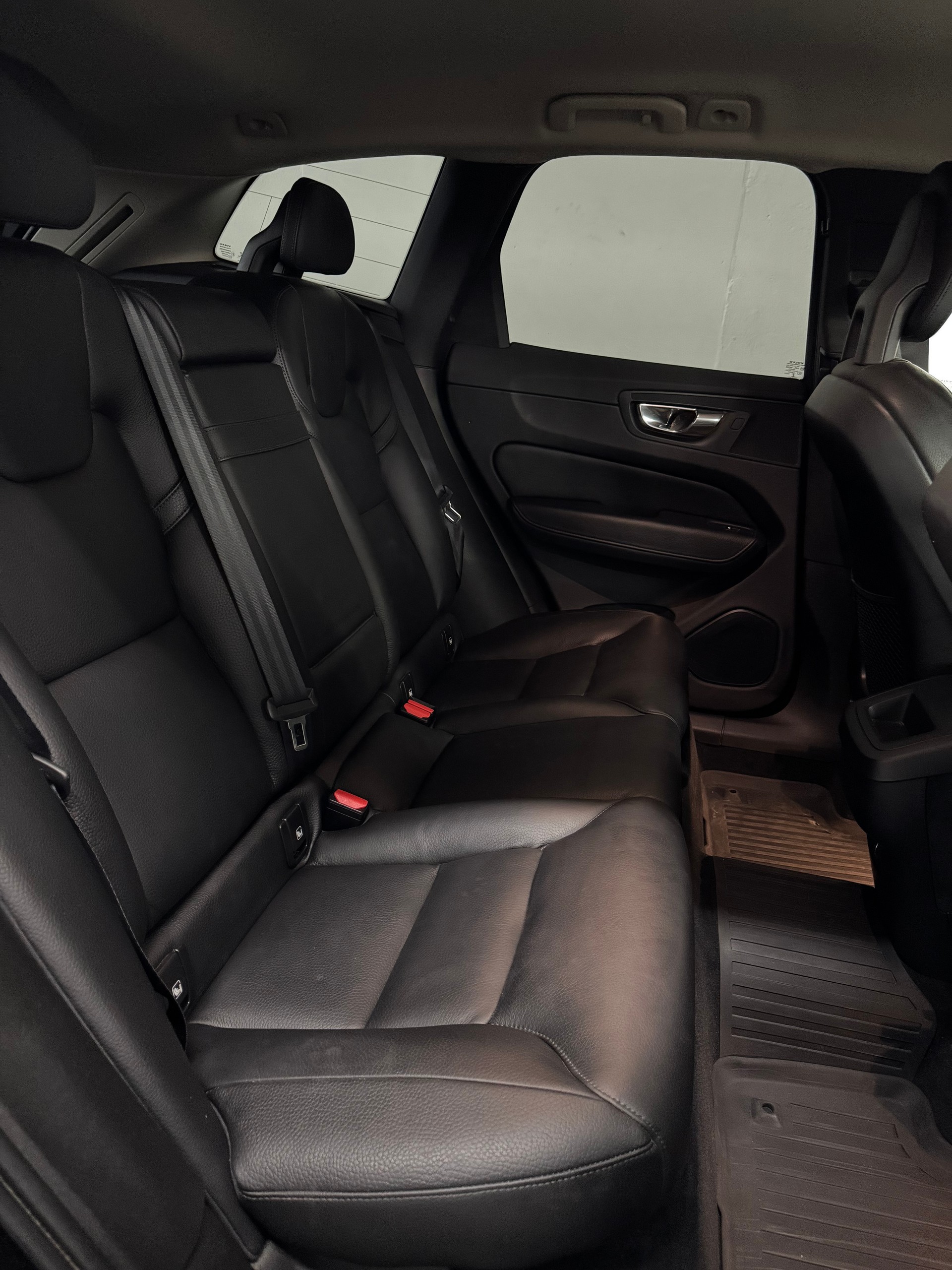 VOLVO XC60 D5 AWD Momentum Geartronic-image-22