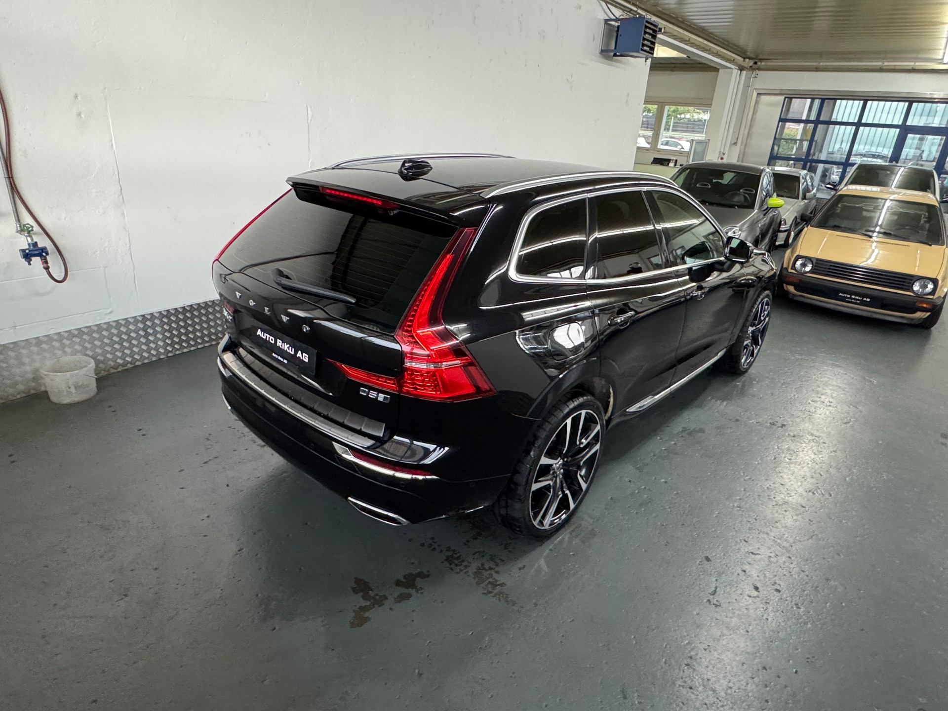 VOLVO XC60 D5 AWD Momentum Geartronic-image-8