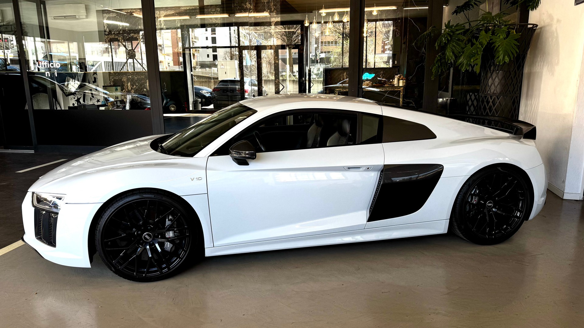AUDI R8 Coupé 5.2 plus S-Tronic-image-1
