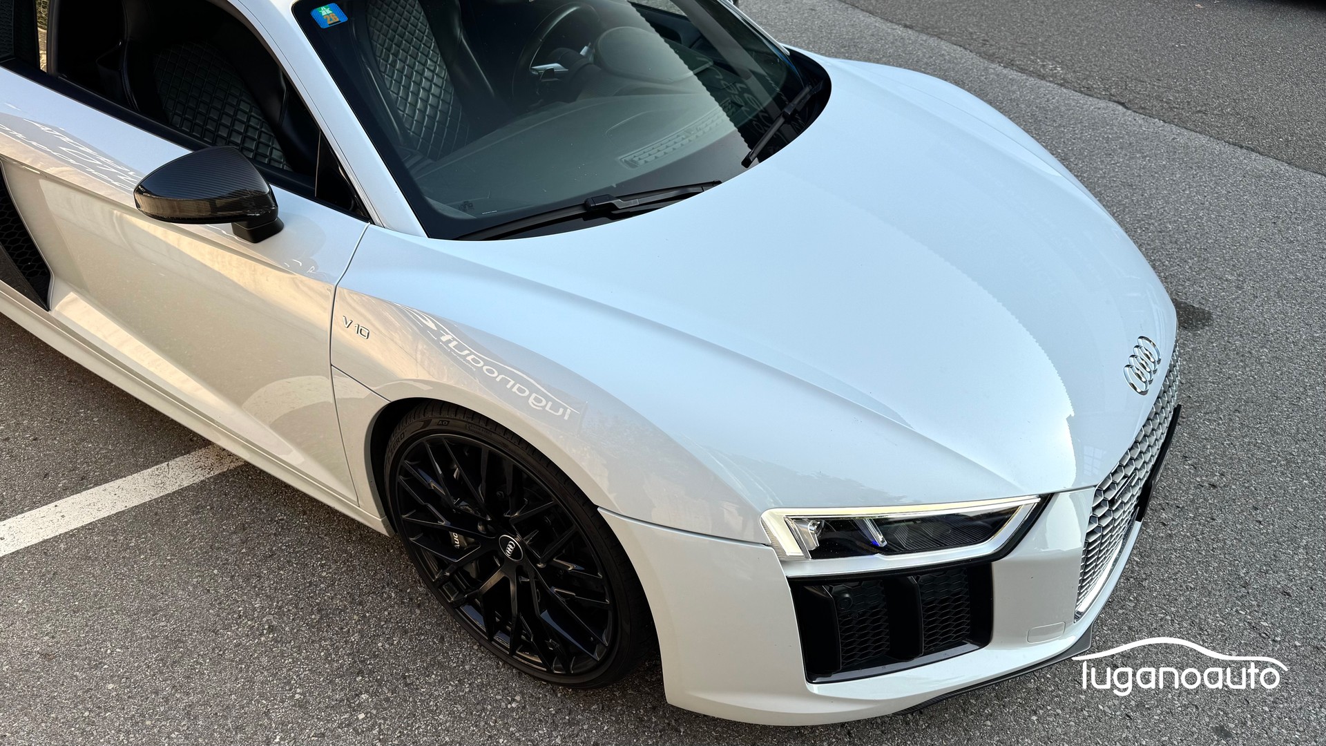 AUDI R8 Coupé 5.2 plus S-Tronic-image-14