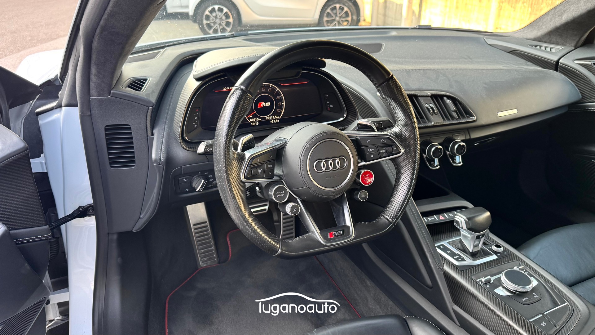 AUDI R8 Coupé 5.2 plus S-Tronic-image-7
