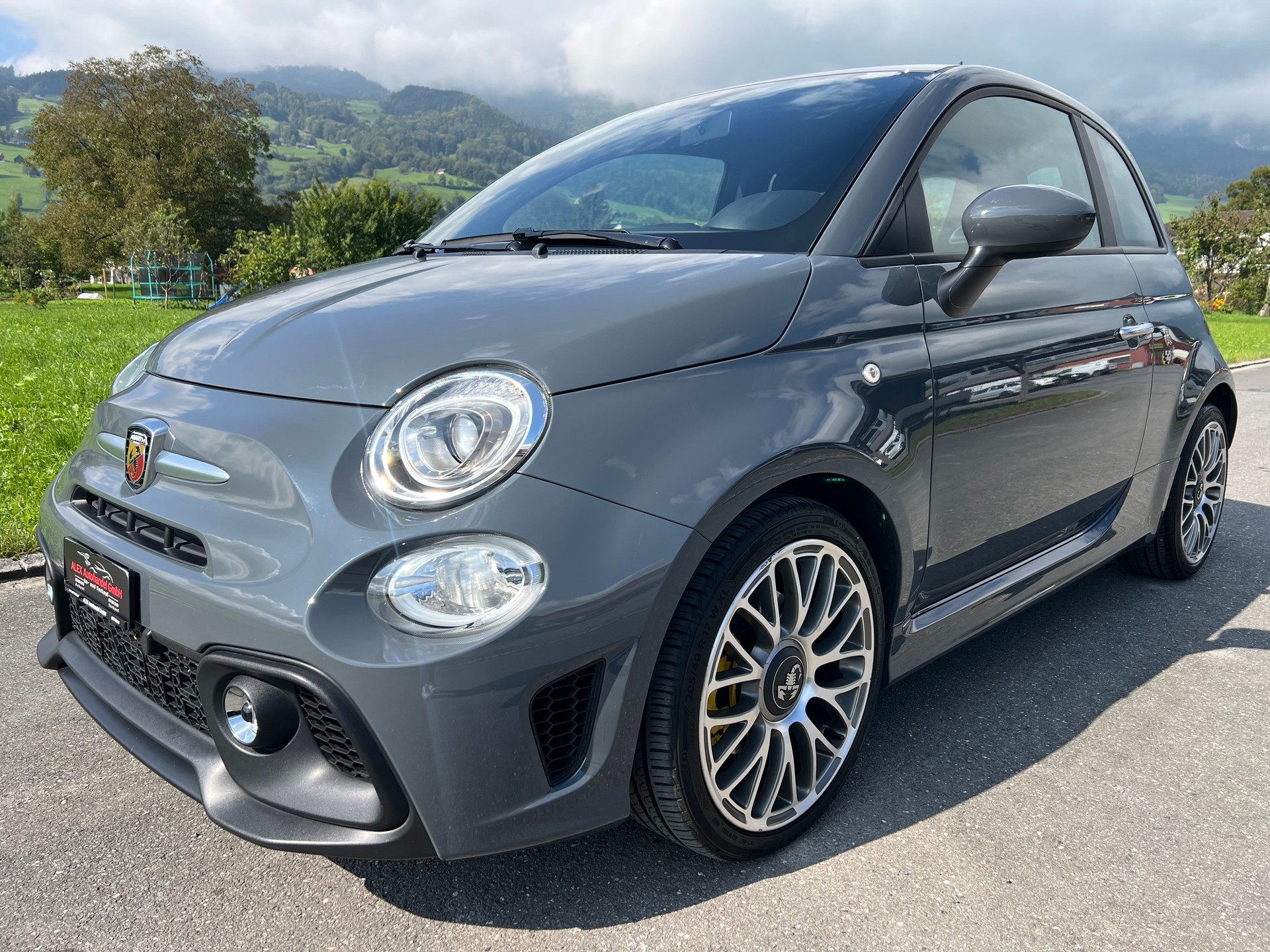 FIAT 595 1.4 16V Turbo Abarth (CHF 232.70/Monat)-image-0