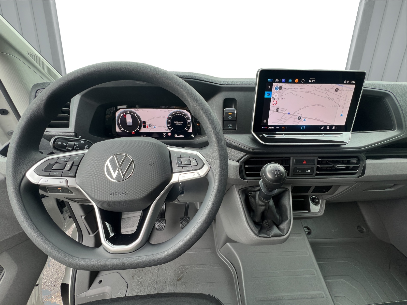 VW Crafter 35 2.0 TDI L3 HD-image-11
