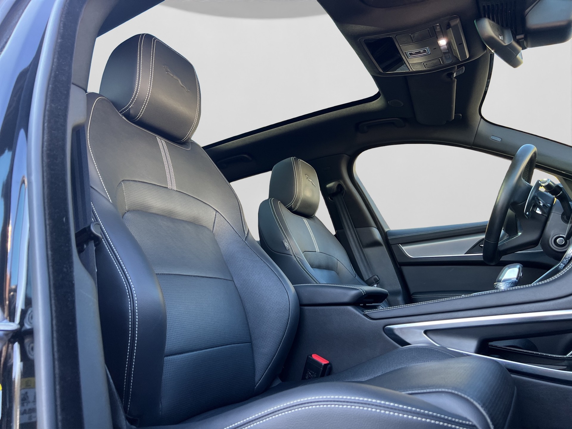 JAGUAR F-Pace 2.0 P250 R-Dynamic SE AWD-image-10
