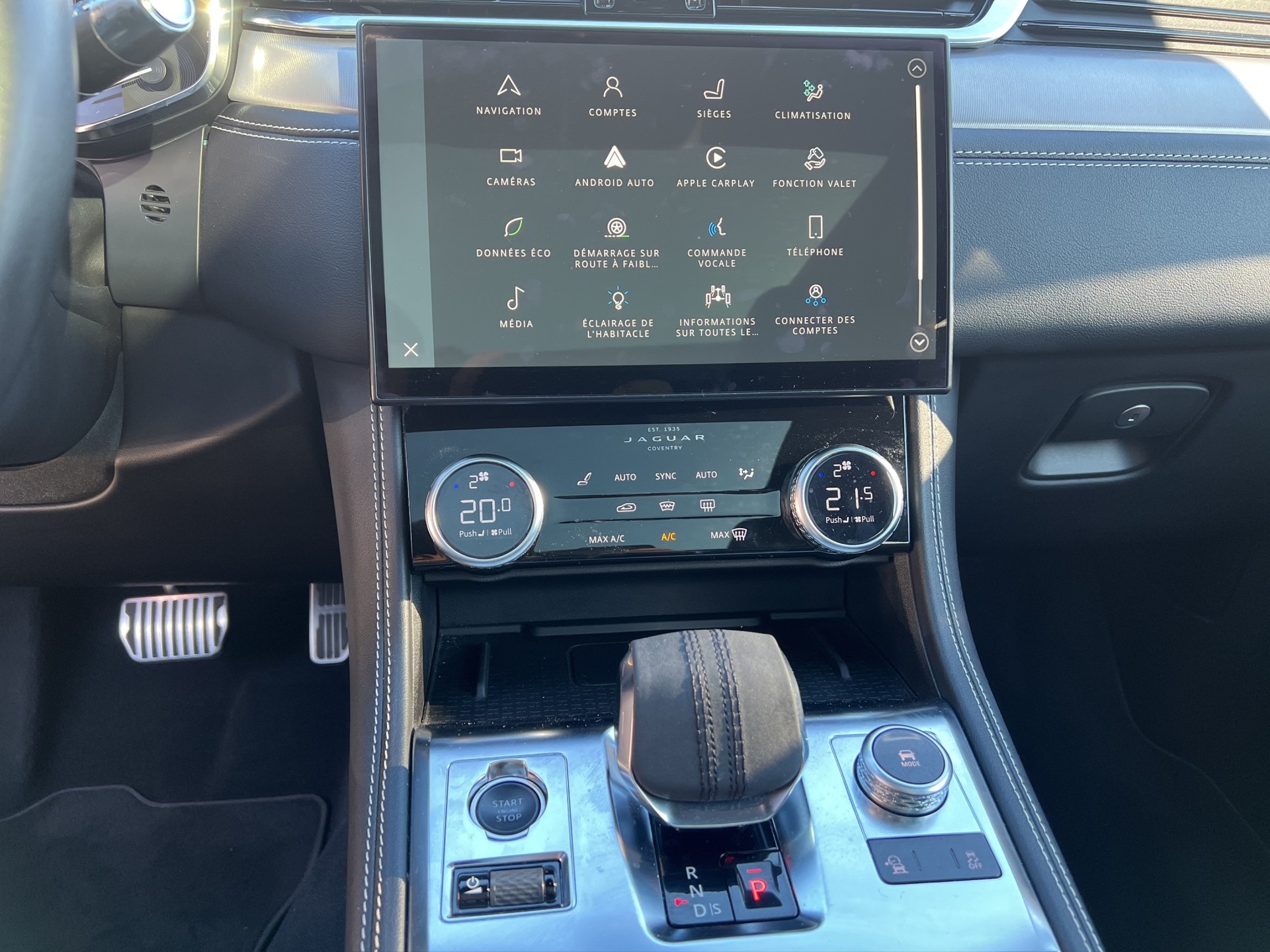 JAGUAR F-Pace 2.0 P250 R-Dynamic SE AWD-image-12
