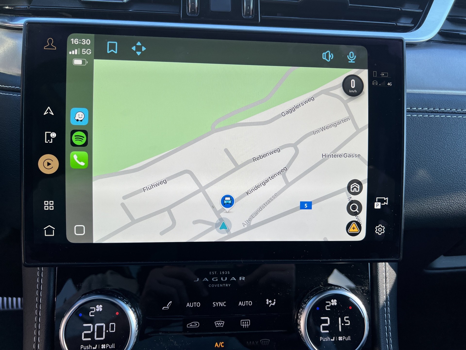 JAGUAR F-Pace 2.0 P250 R-Dynamic SE AWD-image-13