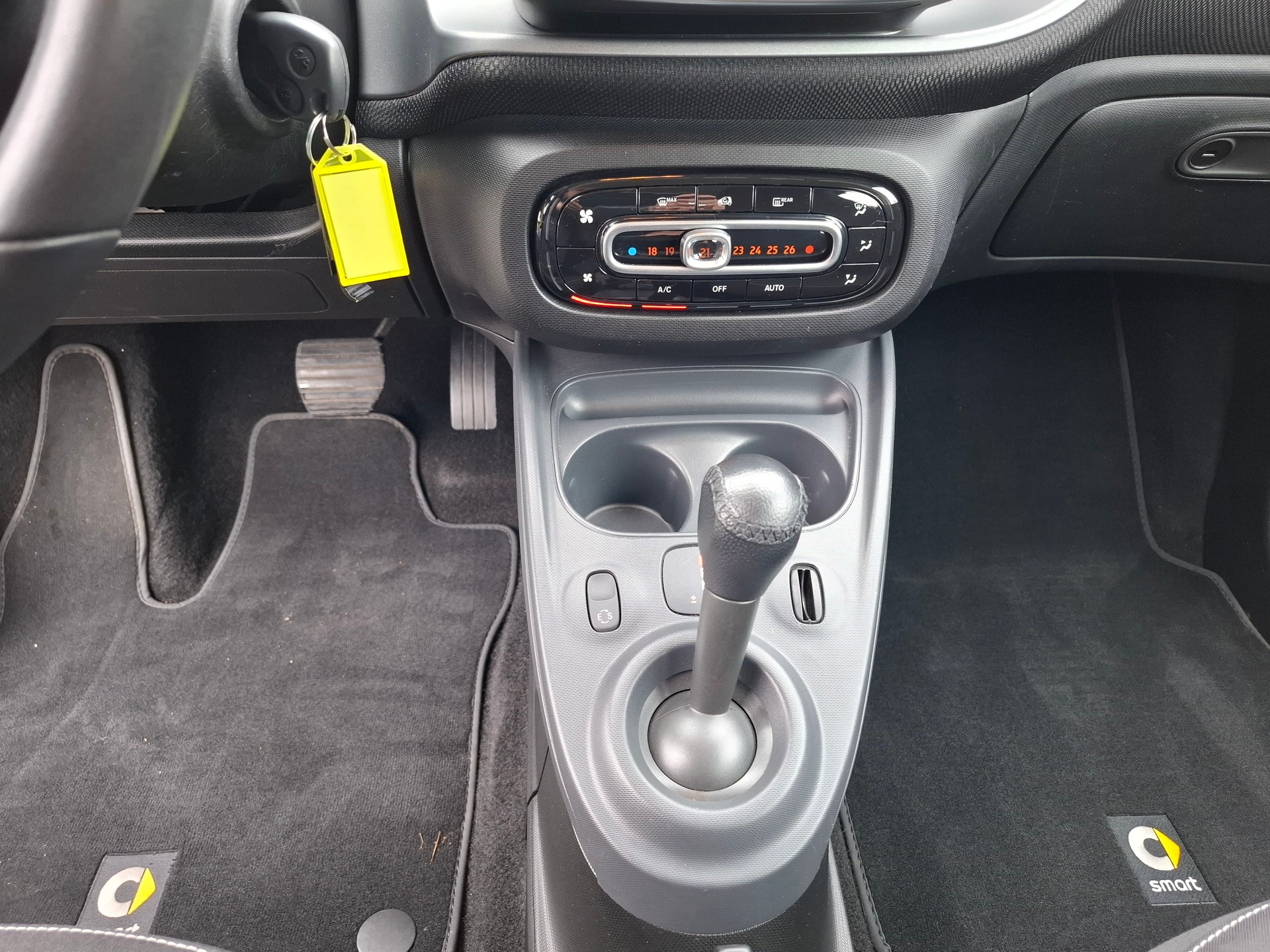 SMART forfour passion twinmatic-image-13