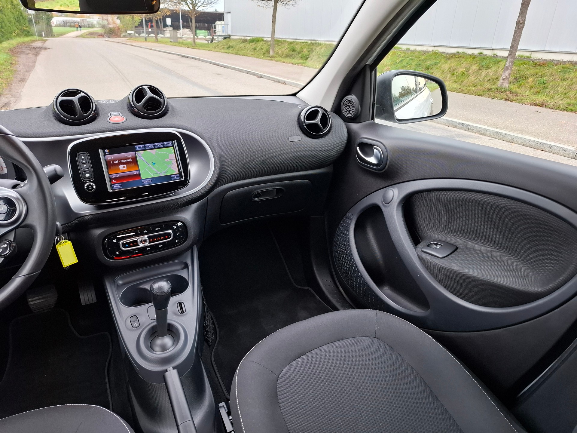 SMART forfour passion twinmatic-image-11