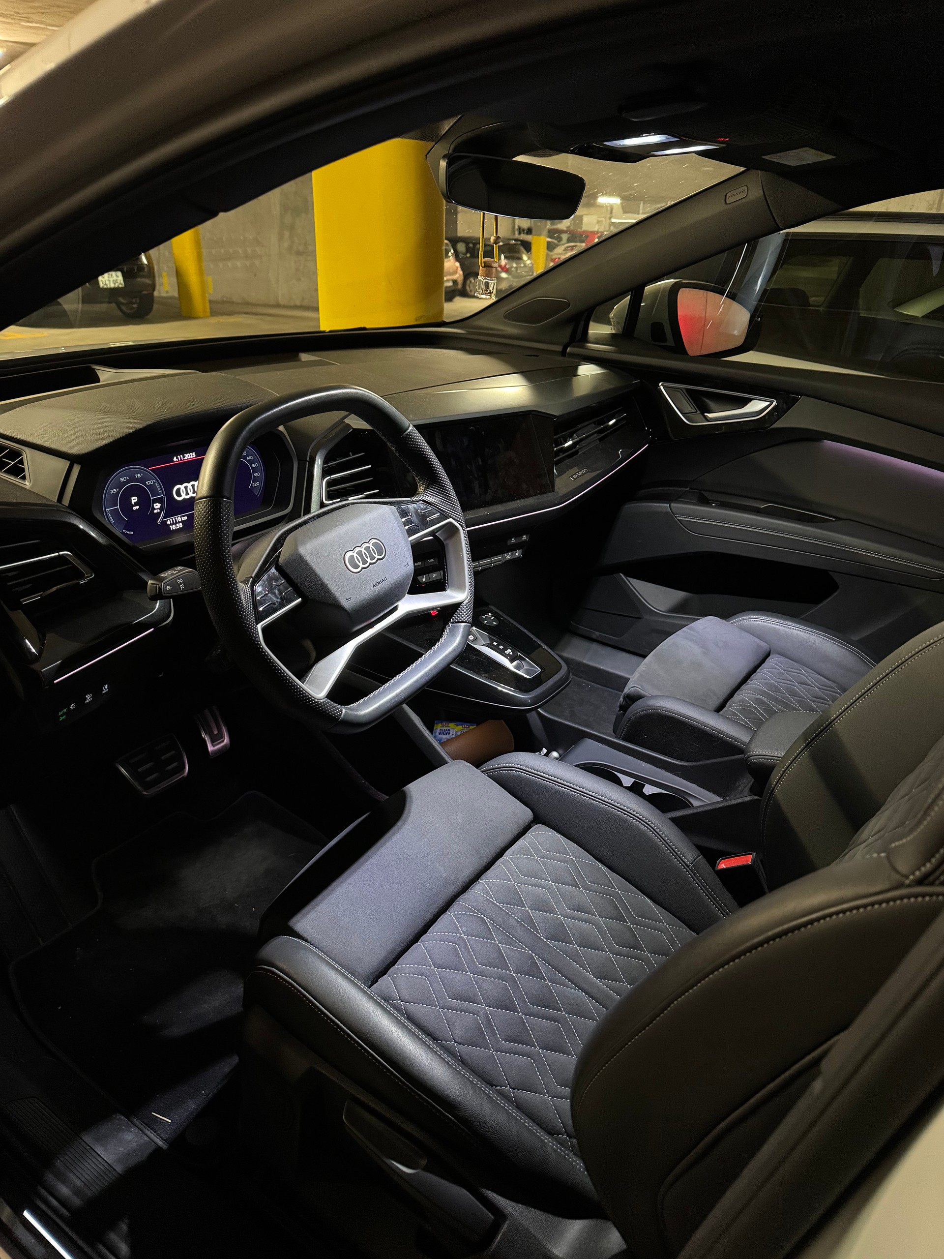 AUDI Q4 Sportback e-tron 50 quattro-image-4
