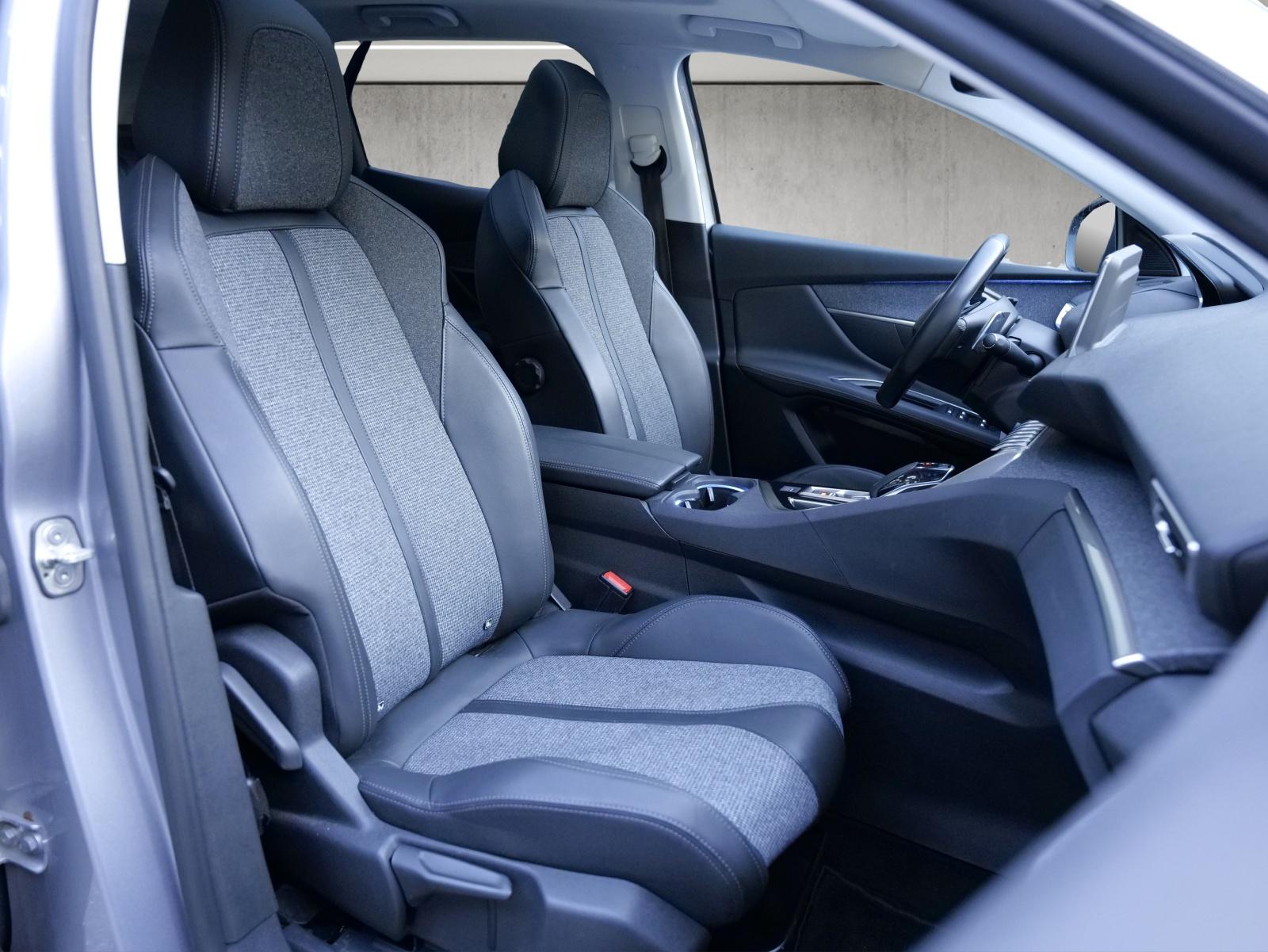 PEUGEOT 3008 1.6 PureTech Allure-image-14