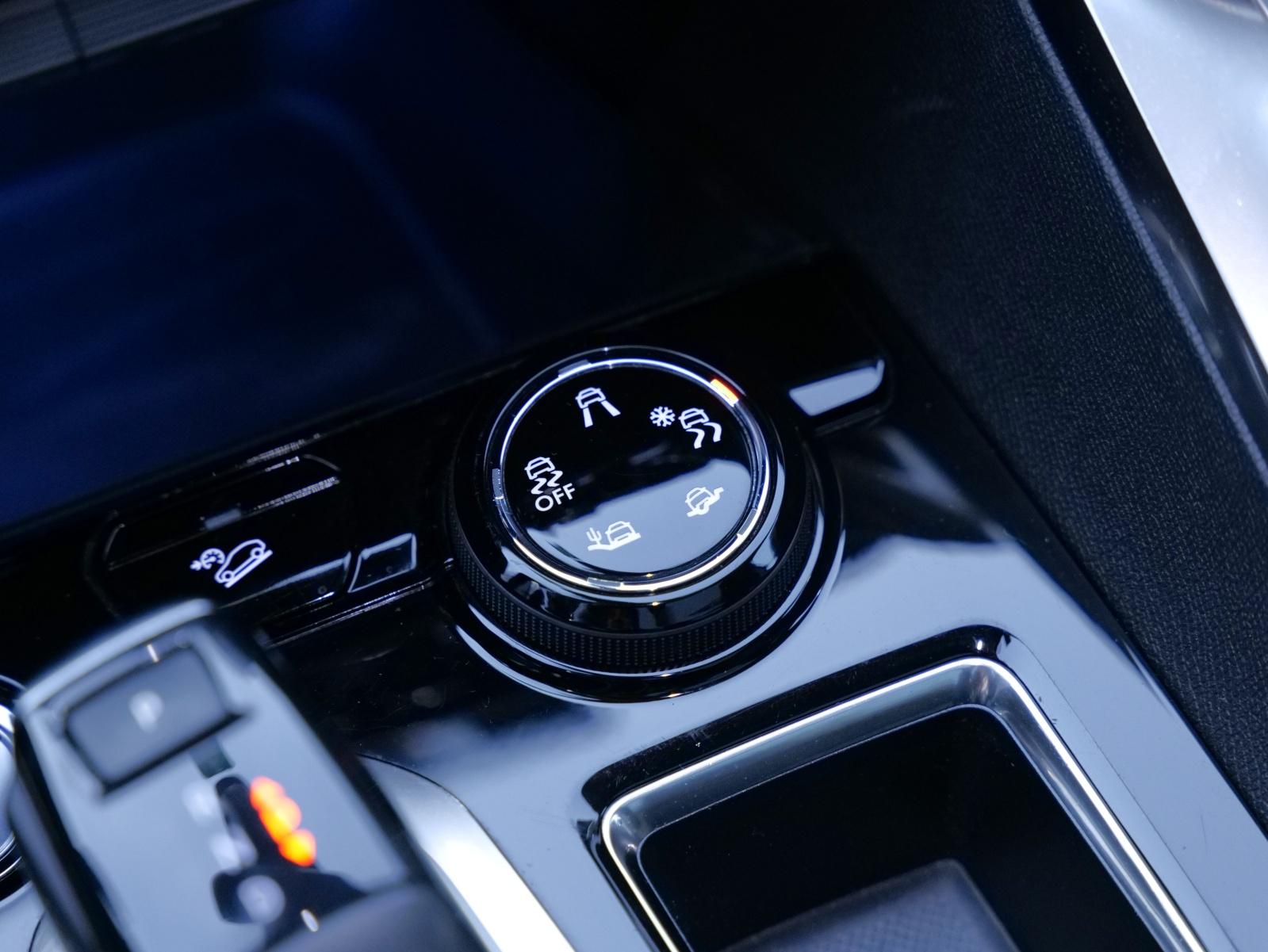 PEUGEOT 3008 1.6 PureTech Allure-image-19