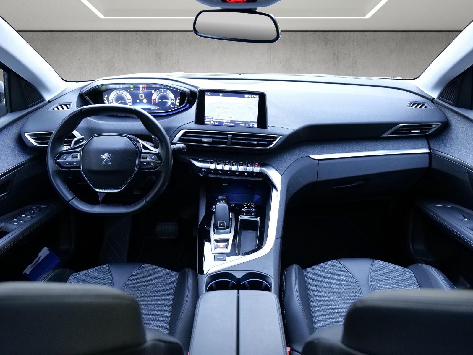 PEUGEOT 3008 1.6 PureTech Allure-image-12