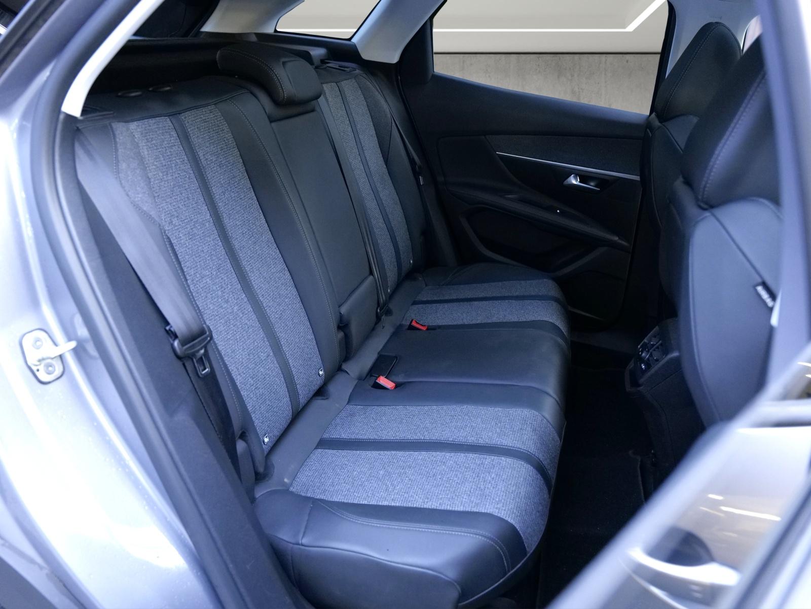 PEUGEOT 3008 1.6 PureTech Allure-image-15