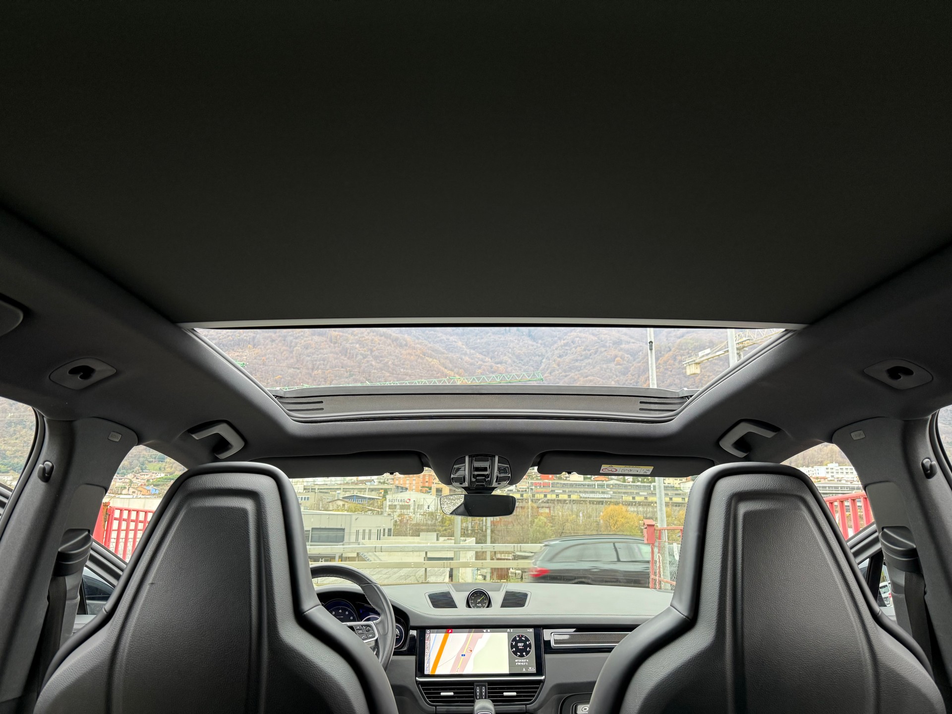 PORSCHE Cayenne E-Hybrid-image-5