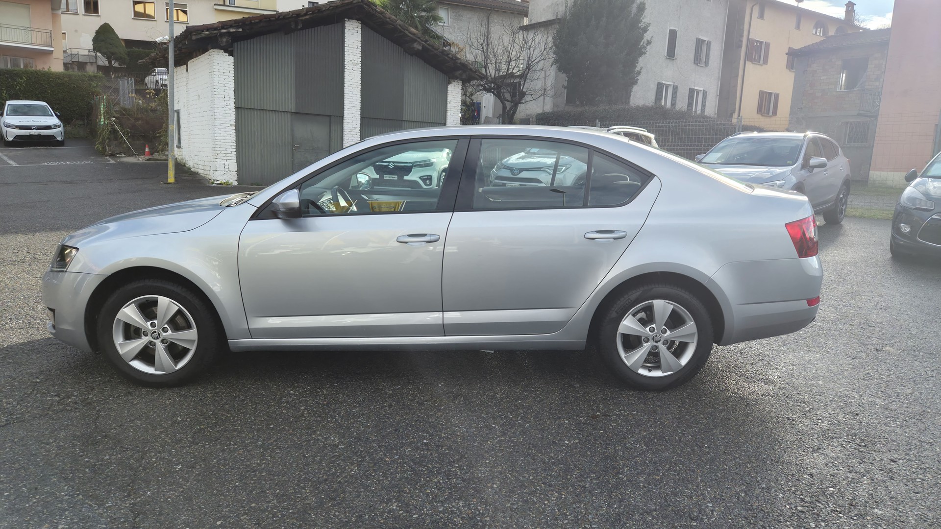 SKODA Octavia 1.4 TSI Elegance-image-3