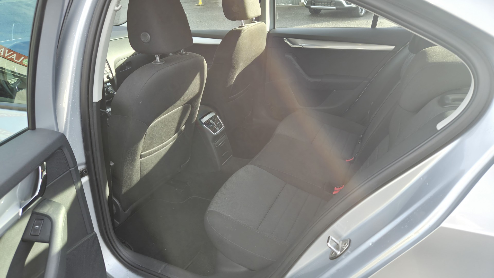SKODA Octavia 1.4 TSI Elegance-image-13