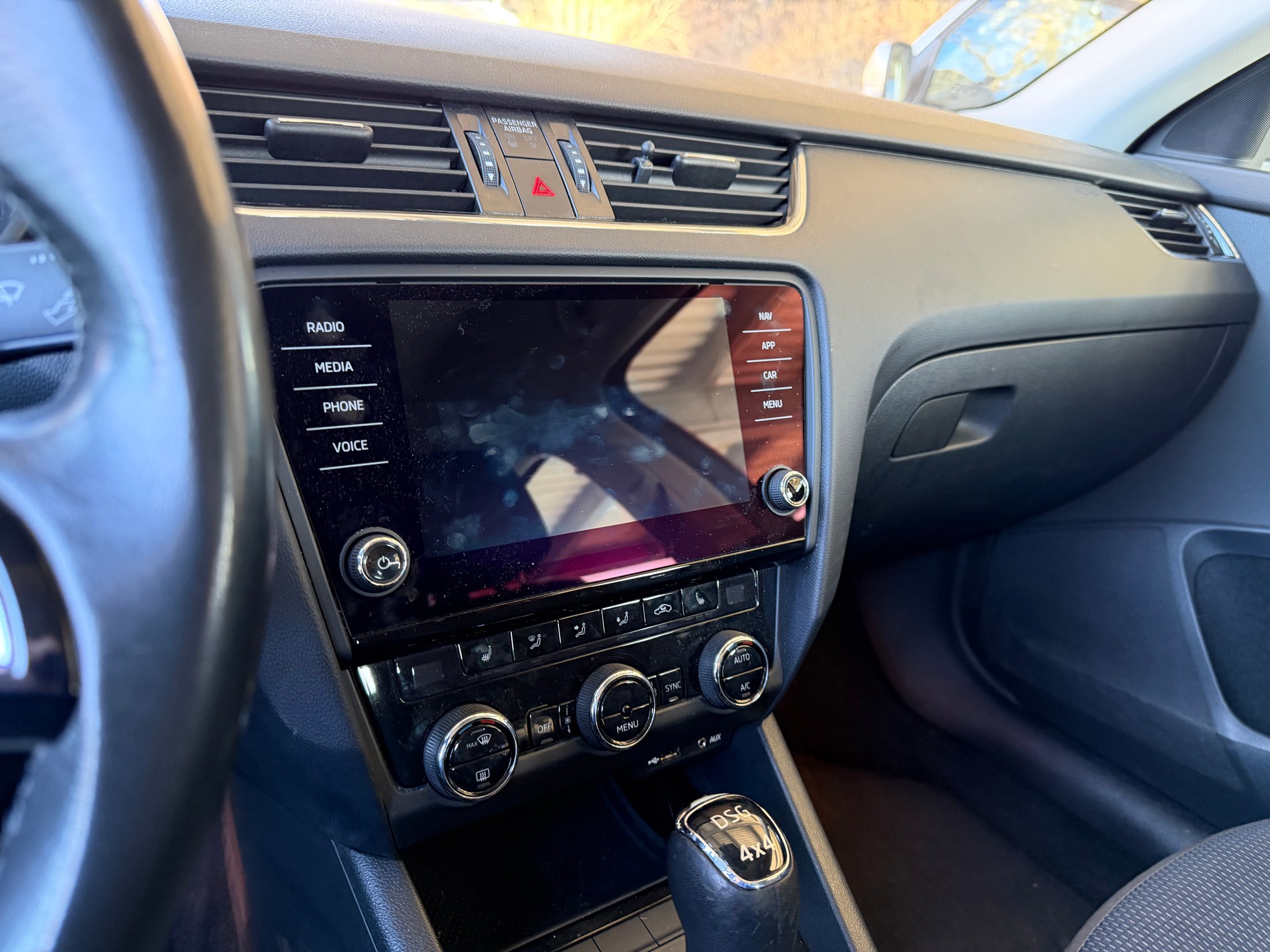 SKODA Octavia Combi 2.0 TDI Scout 4x4 DSG-image-5