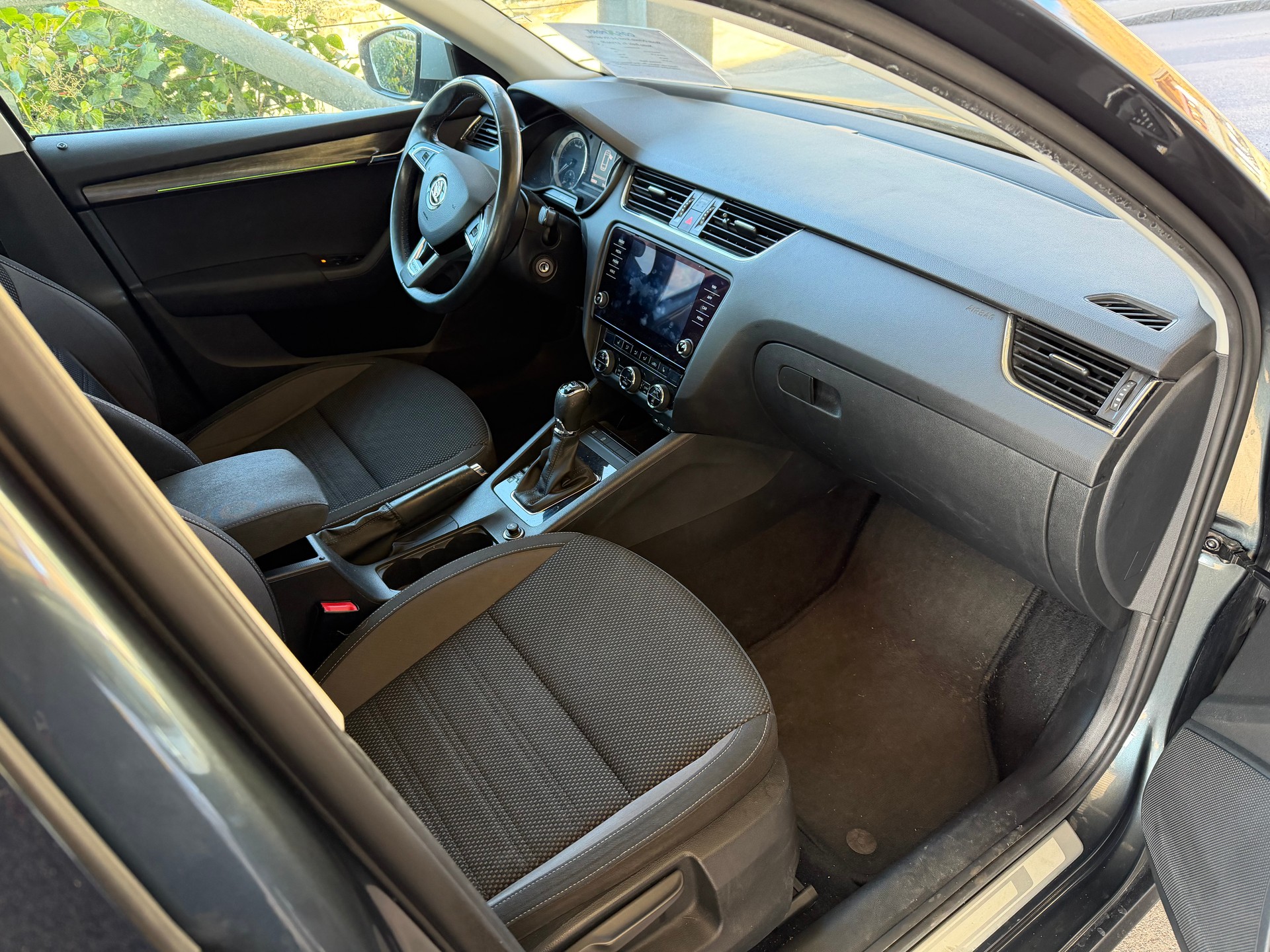 SKODA Octavia Combi 2.0 TDI Scout 4x4 DSG-image-4