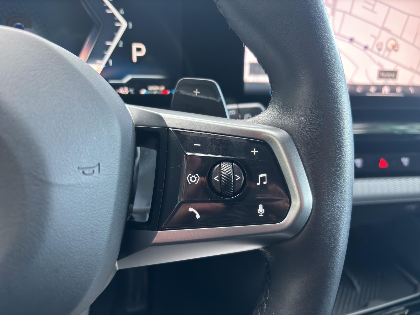 BMW 520d xDrive Touring-image-16