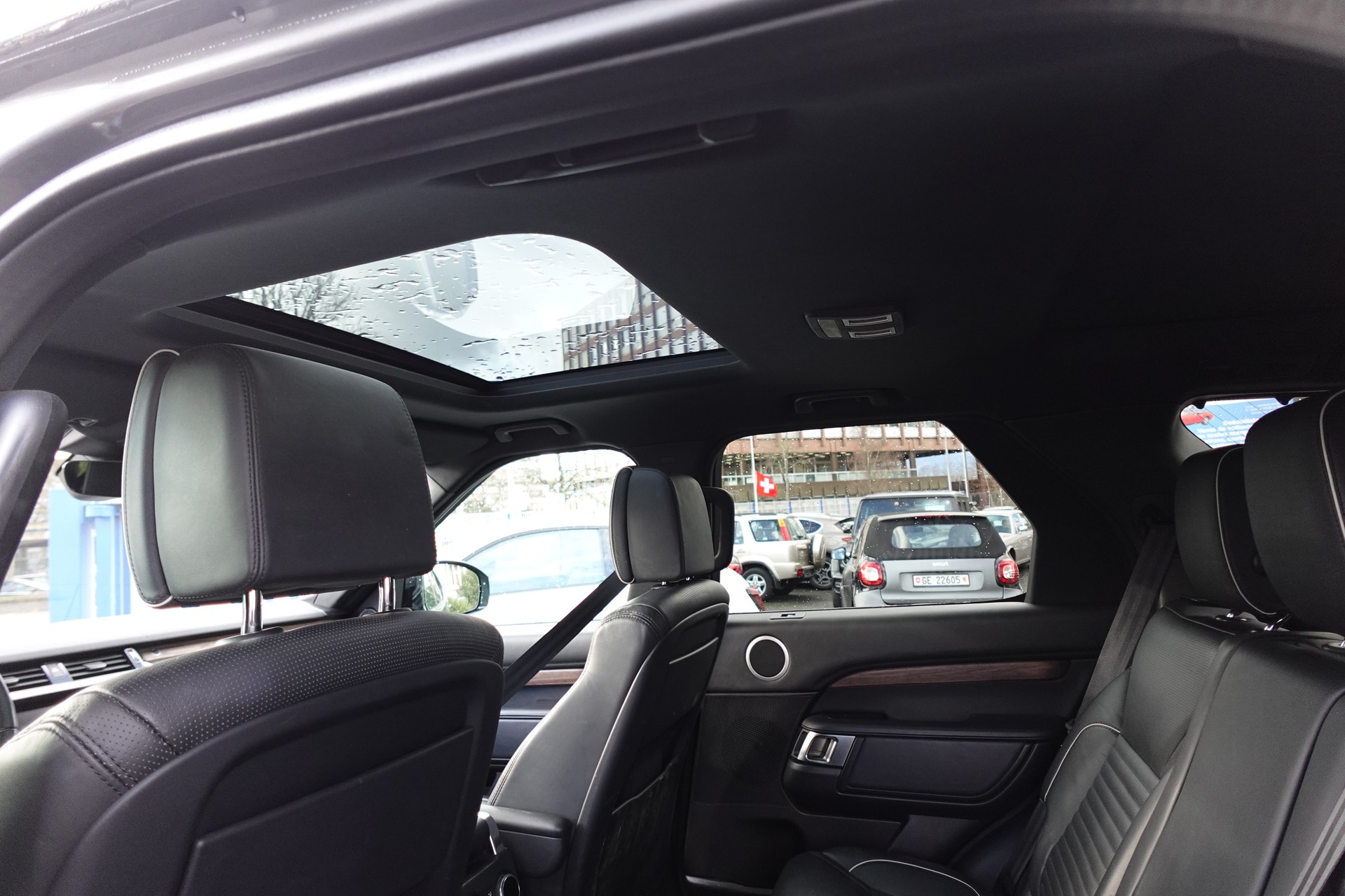 LAND ROVER Discovery 3.0 Si6 HSE Automatic-image-5