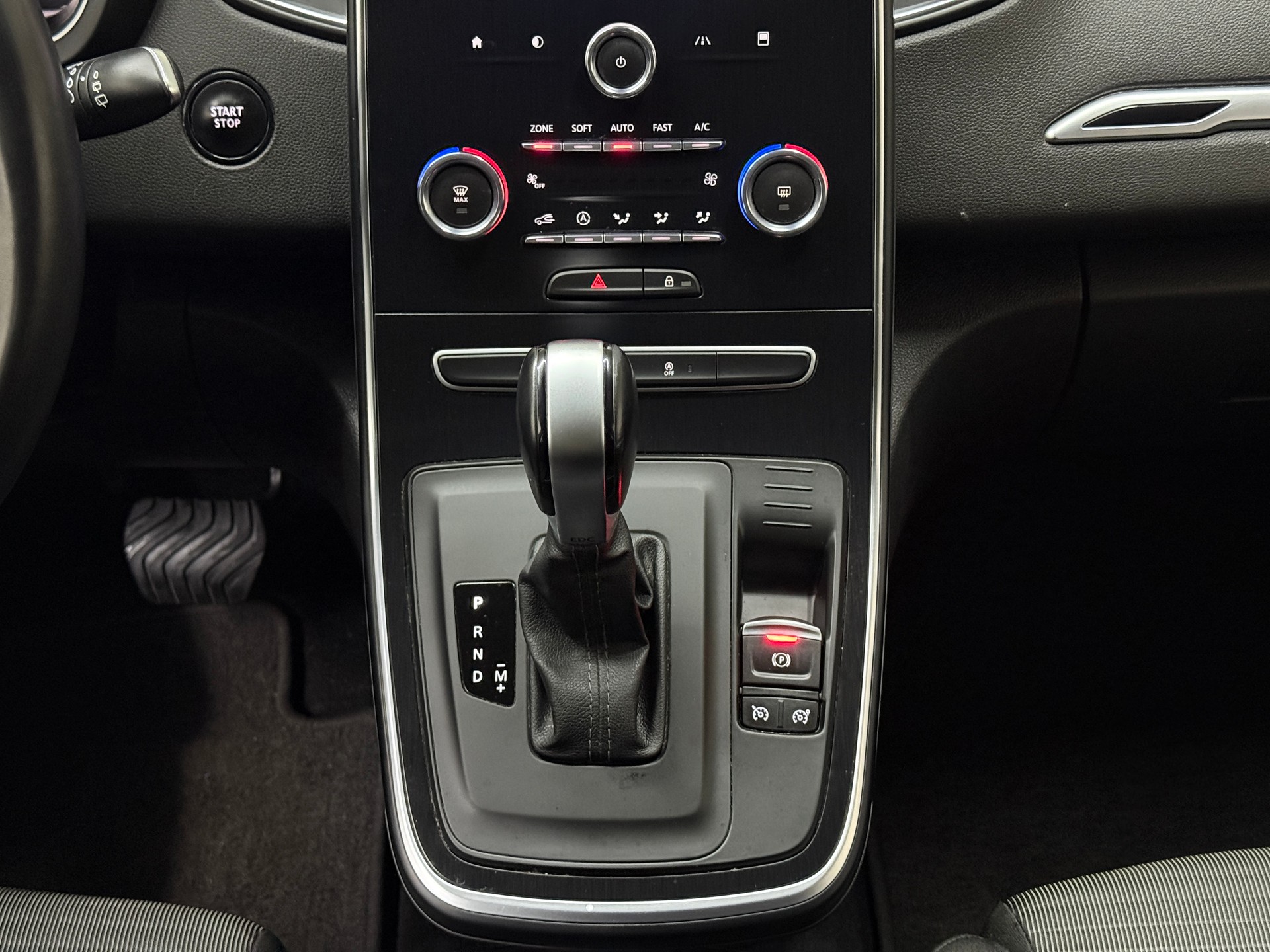 RENAULT Grand Scénic 1.3 16V Turbo Zen EDC-image-14