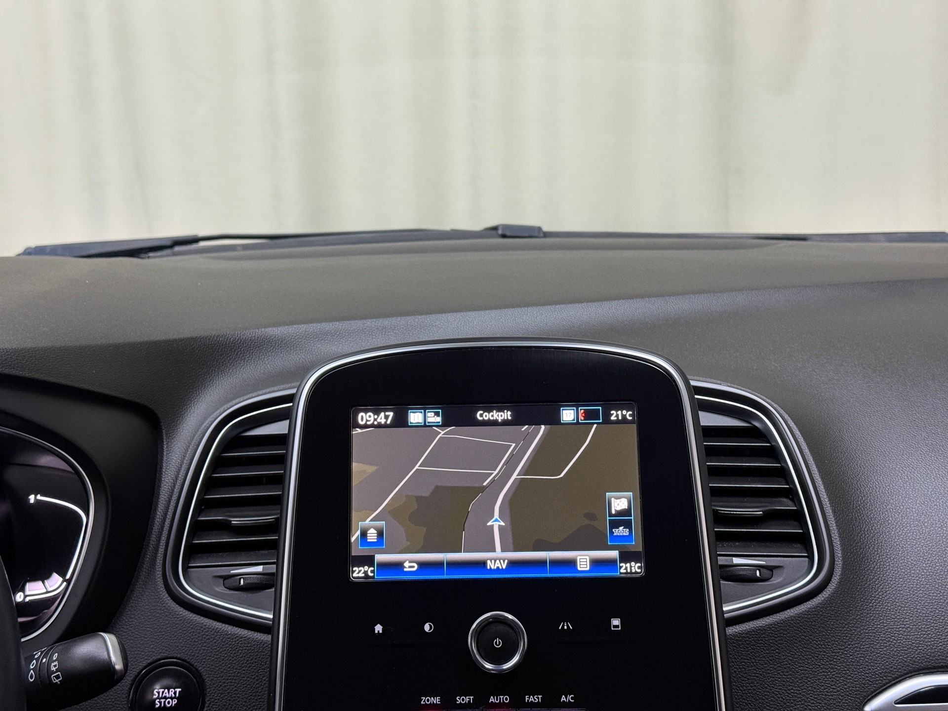 RENAULT Grand Scénic 1.3 16V Turbo Zen EDC-image-9