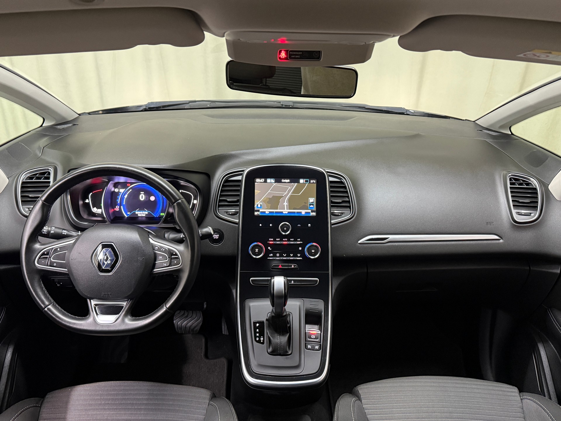 RENAULT Grand Scénic 1.3 16V Turbo Zen EDC-image-7