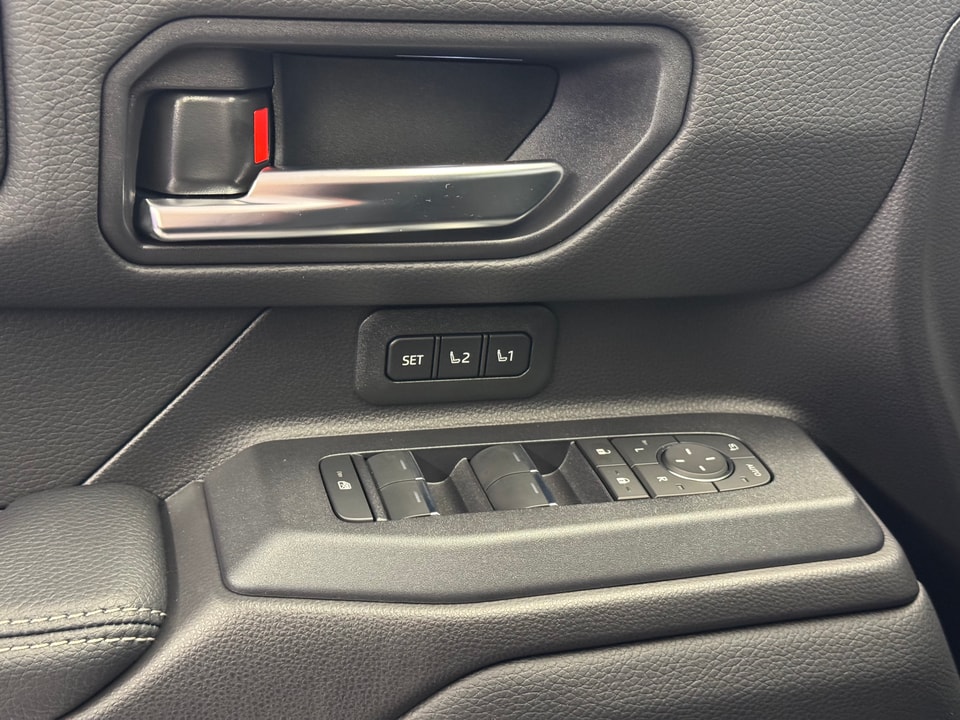 Land Cruiser 2.8 D 48V Invincible AWD