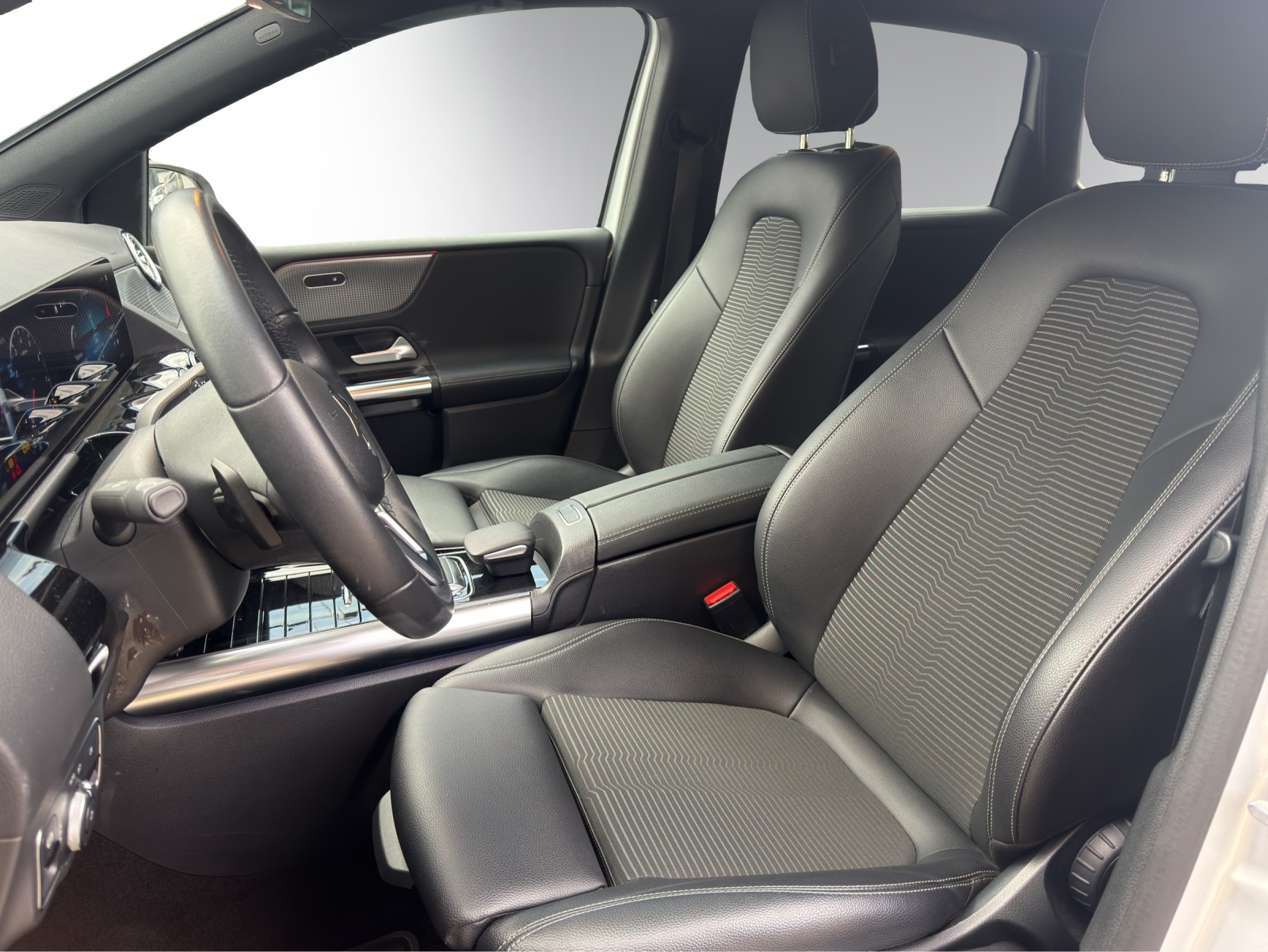MERCEDES-BENZ B 200 Progressive-image-4