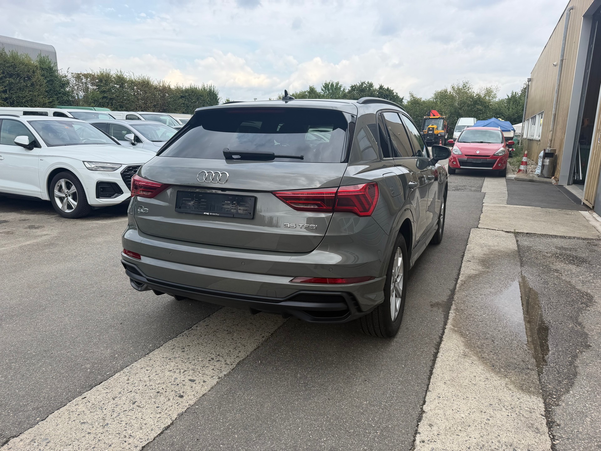 AUDI Q3 35 TFSI S line S-tronic-image-11