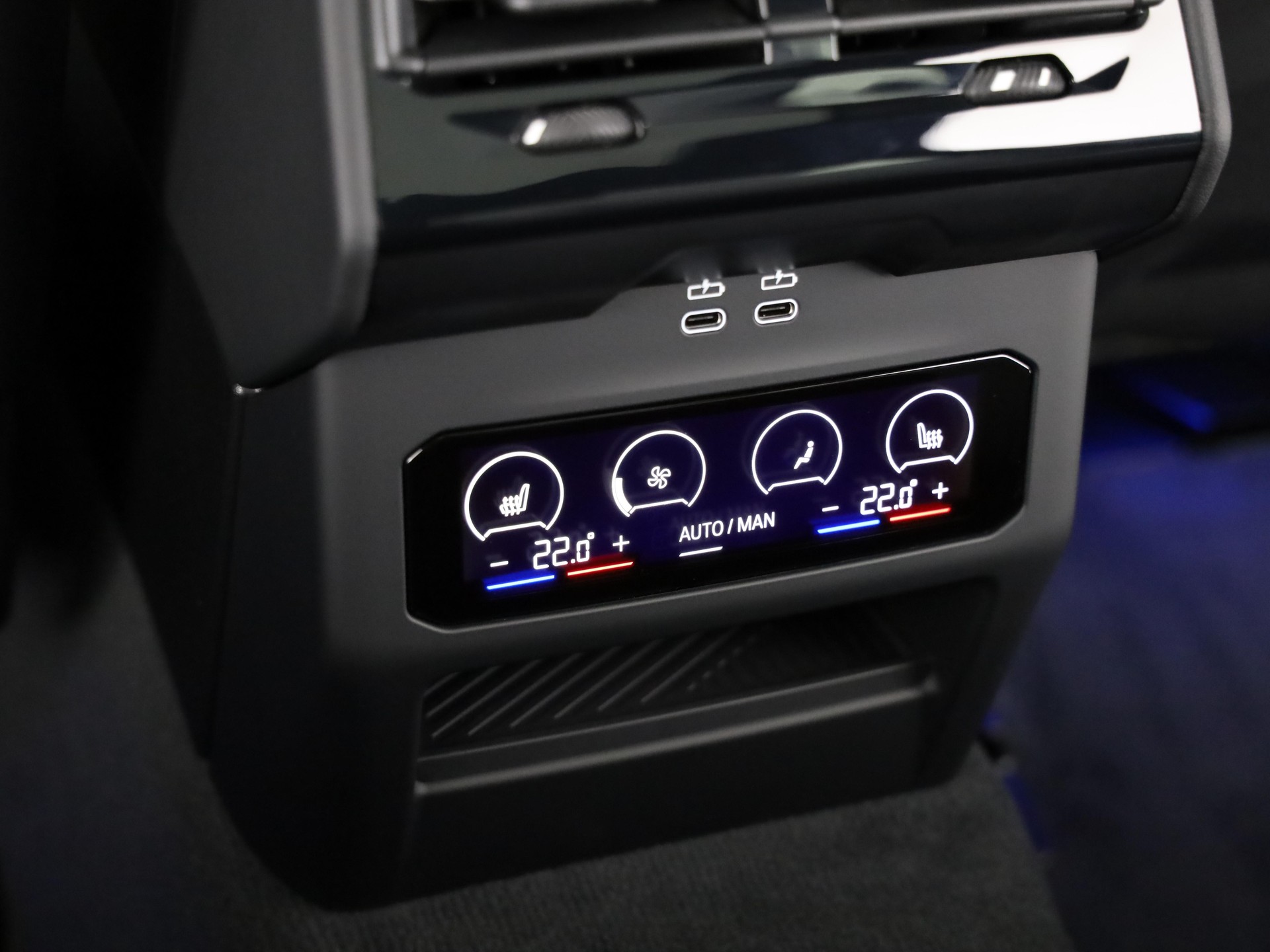 BMW M5 xDrive Touring-image-22