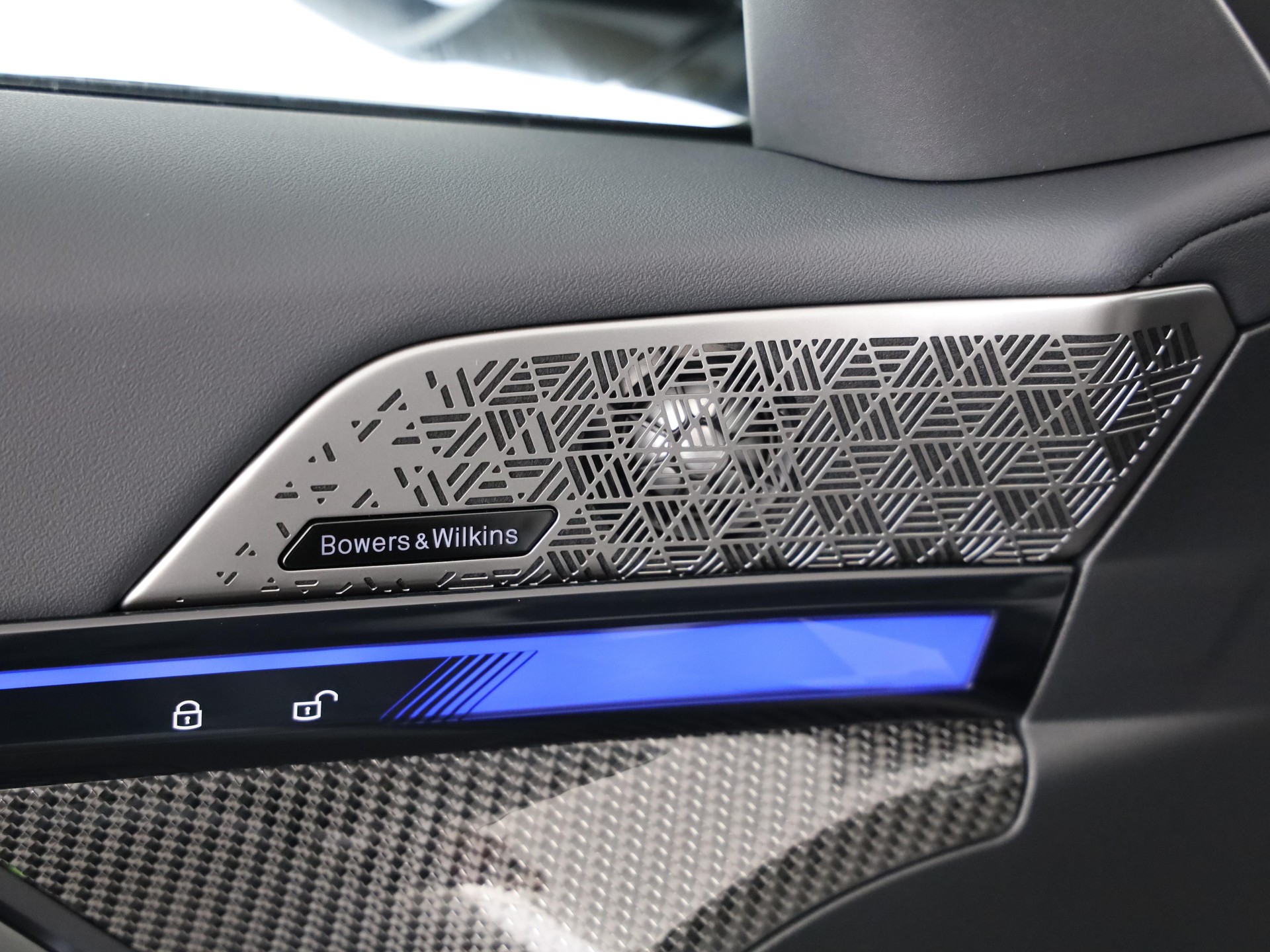 BMW M5 xDrive Touring-image-12
