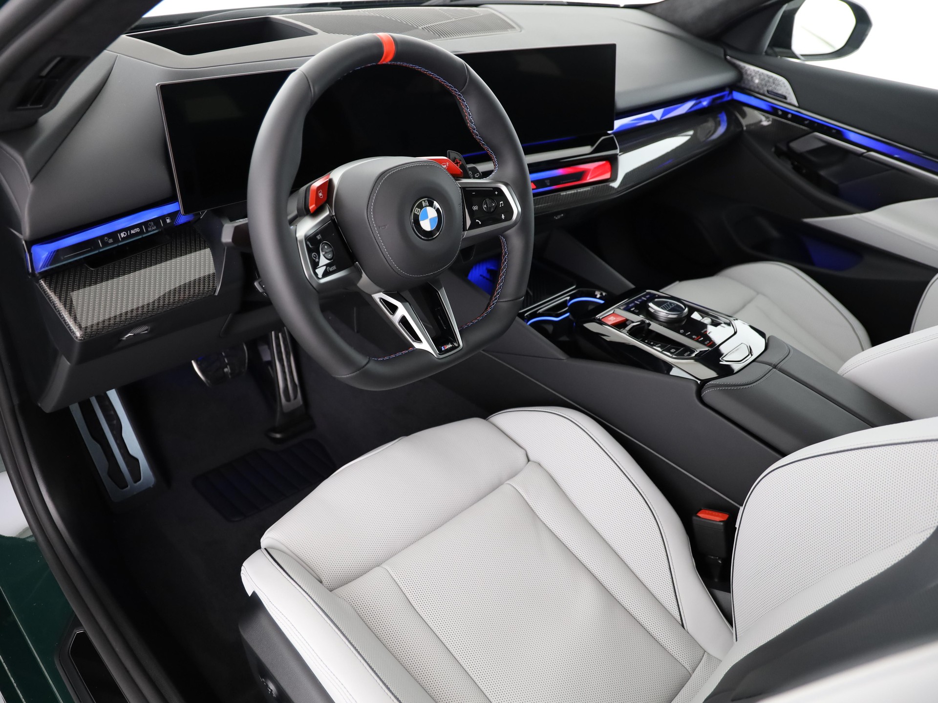 BMW M5 xDrive Touring-image-14