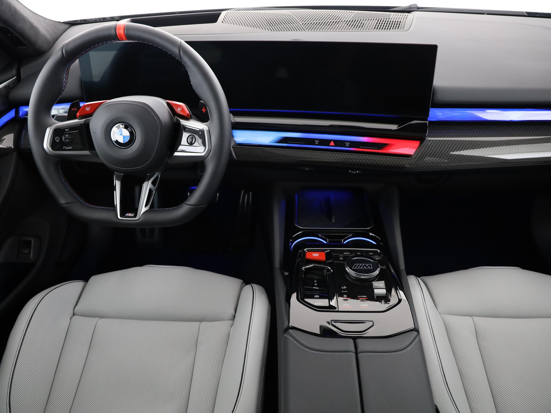 BMW M5 xDrive Touring-image-18