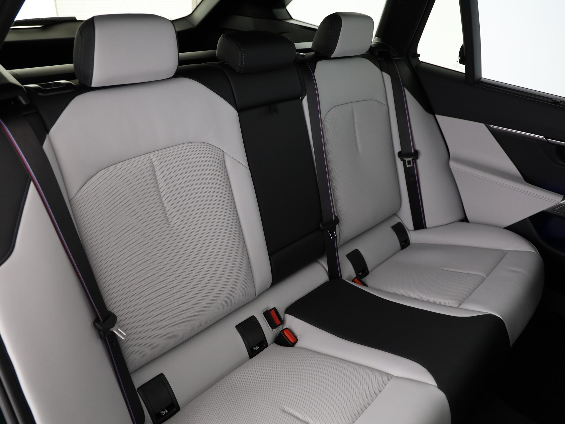BMW M5 xDrive Touring-image-17