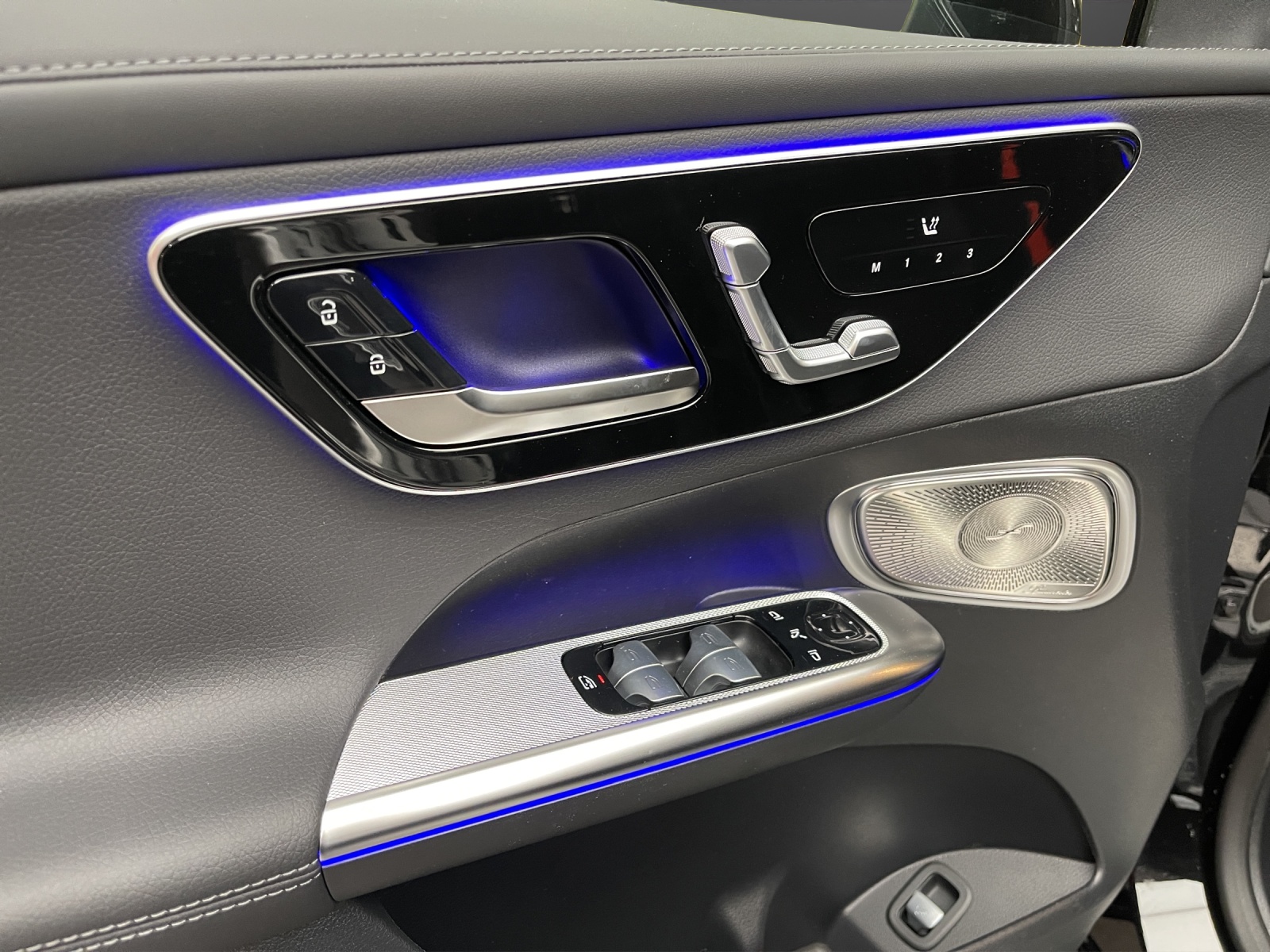 MERCEDES-BENZ GLC 300 d 4M 9G-Tronic-image-12